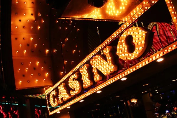busan slot Spadegaming game interface showing live dealer table and slot game options